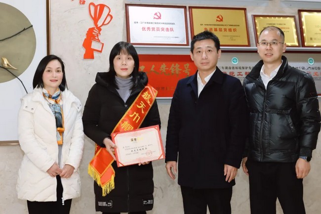 巾帼不让须眉 创新铸就辉煌 记湖南航天“航天巾帼标兵”刘华